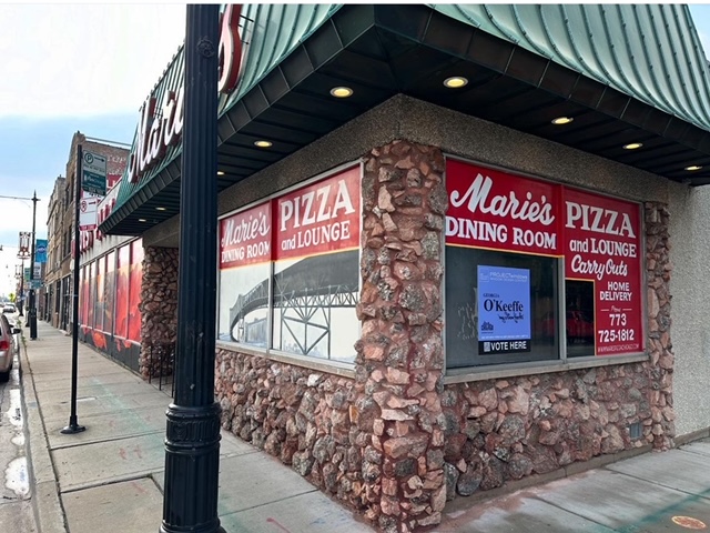 Maries Pizza and Liquors on Lawrence